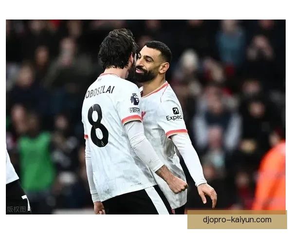 非洲足球文化特色与球迷热情：探讨独特的足球氛围与传统表现